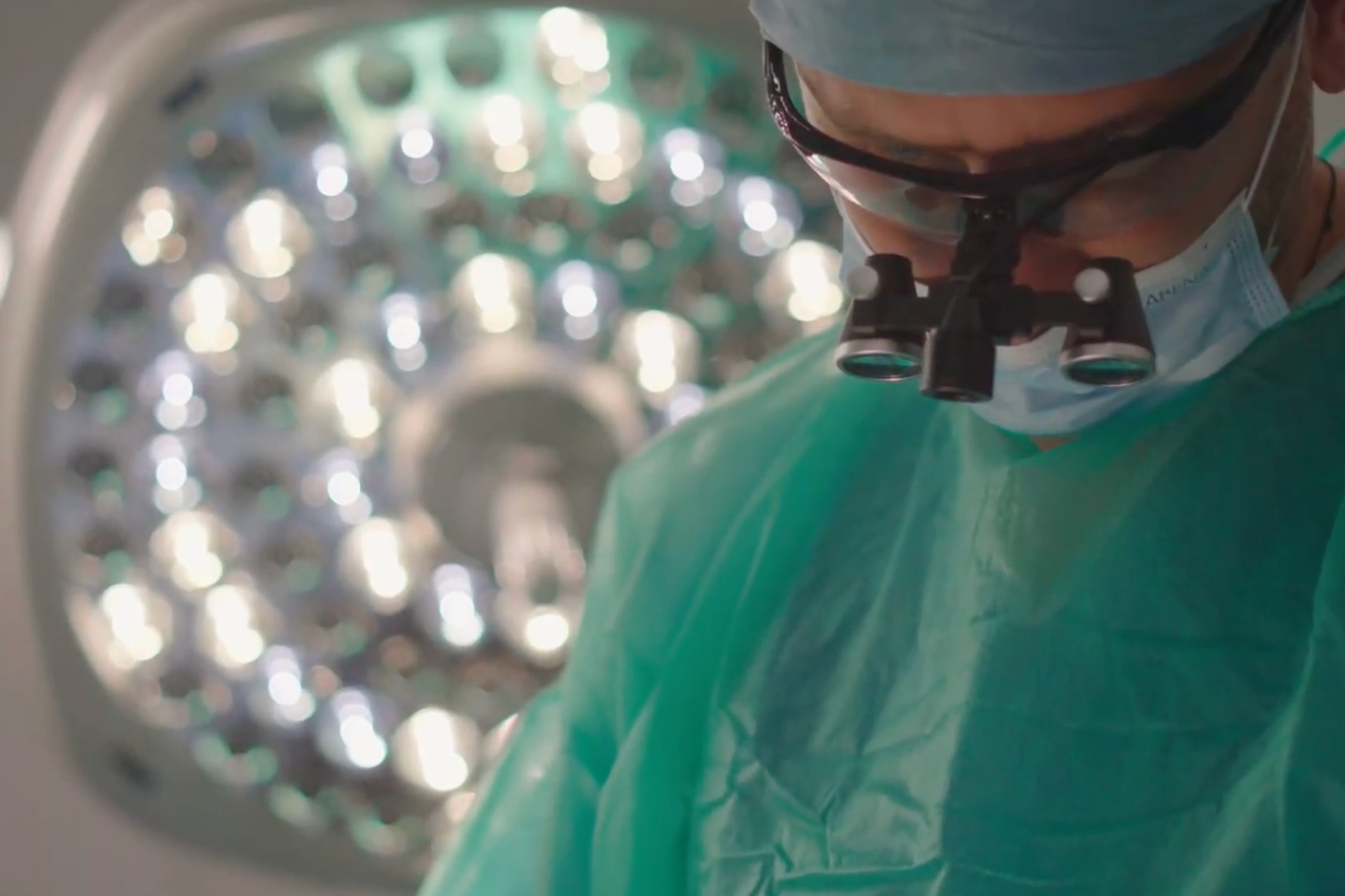 Co utrudnia pracę chirurga SILVER Clinic